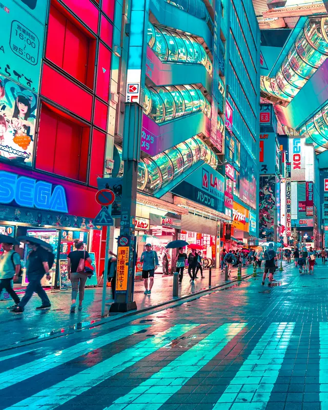 Abendliche Einkaufsstraße in Tokio